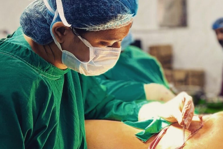 DR. APURVA SAMANT (36)