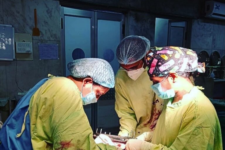 DR. APURVA SAMANT (37)