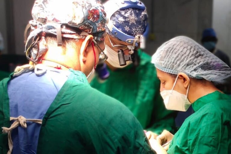 DR. APURVA SAMANT (39)