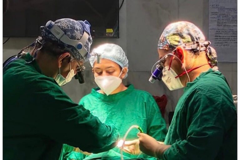 DR. APURVA SAMANT (40)