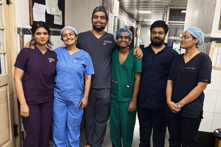 DR. APURVA SAMANT (43)